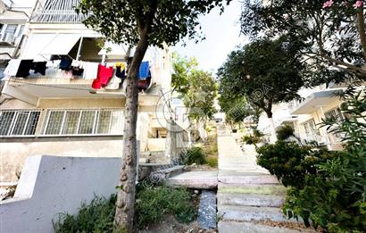 KUŞADASI MERKEZDE SATILIK DENİZE YAKIN BAHÇE KATI 2+1 DAİRE