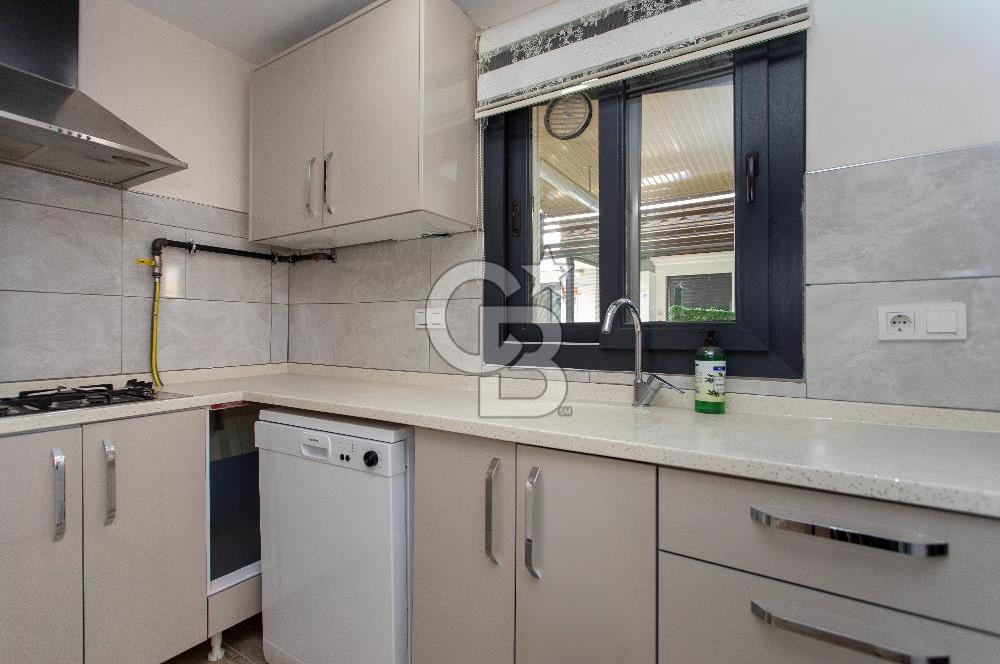 YENİFOÇA GENCELLİ'DE DENİZE 10 ADIM 2+1 TERASLI DUBLEKS
