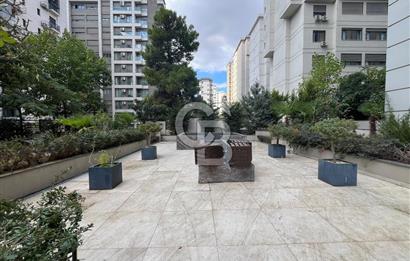 Erenköy Güvenç Sokak'ta Bağdat Caddesi'ne Yakın Eşyalı 2+1 
