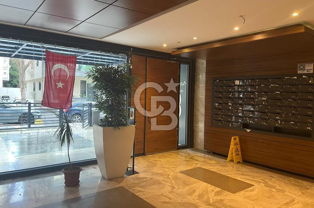 Erenköy Güvenç Sokak'ta Bağdat Caddesi'ne Yakın Eşyalı 2+1 