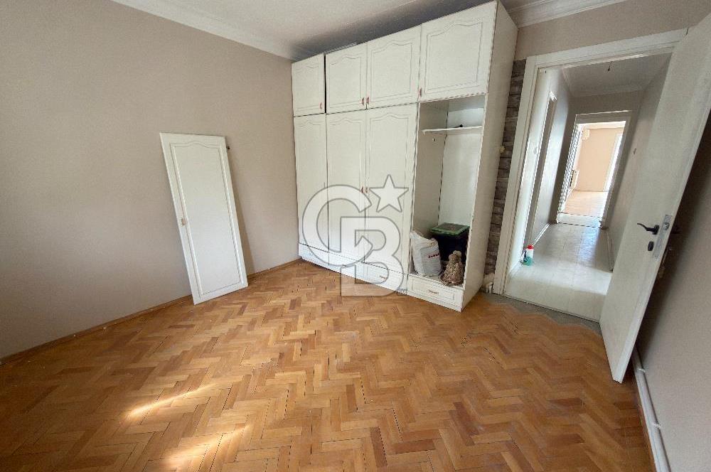Karabağlar Tahsin Yazıcı Mahallesinde Deniz Manzaralı 3+1 Daire