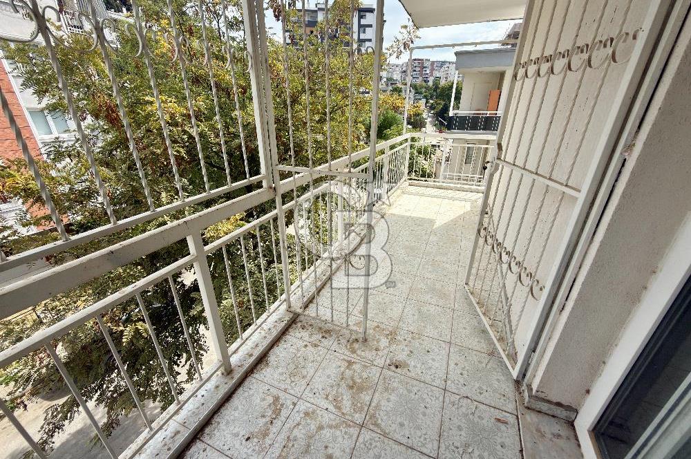 Karabağlar Tahsin Yazıcı Mahallesinde Deniz Manzaralı 3+1 Daire