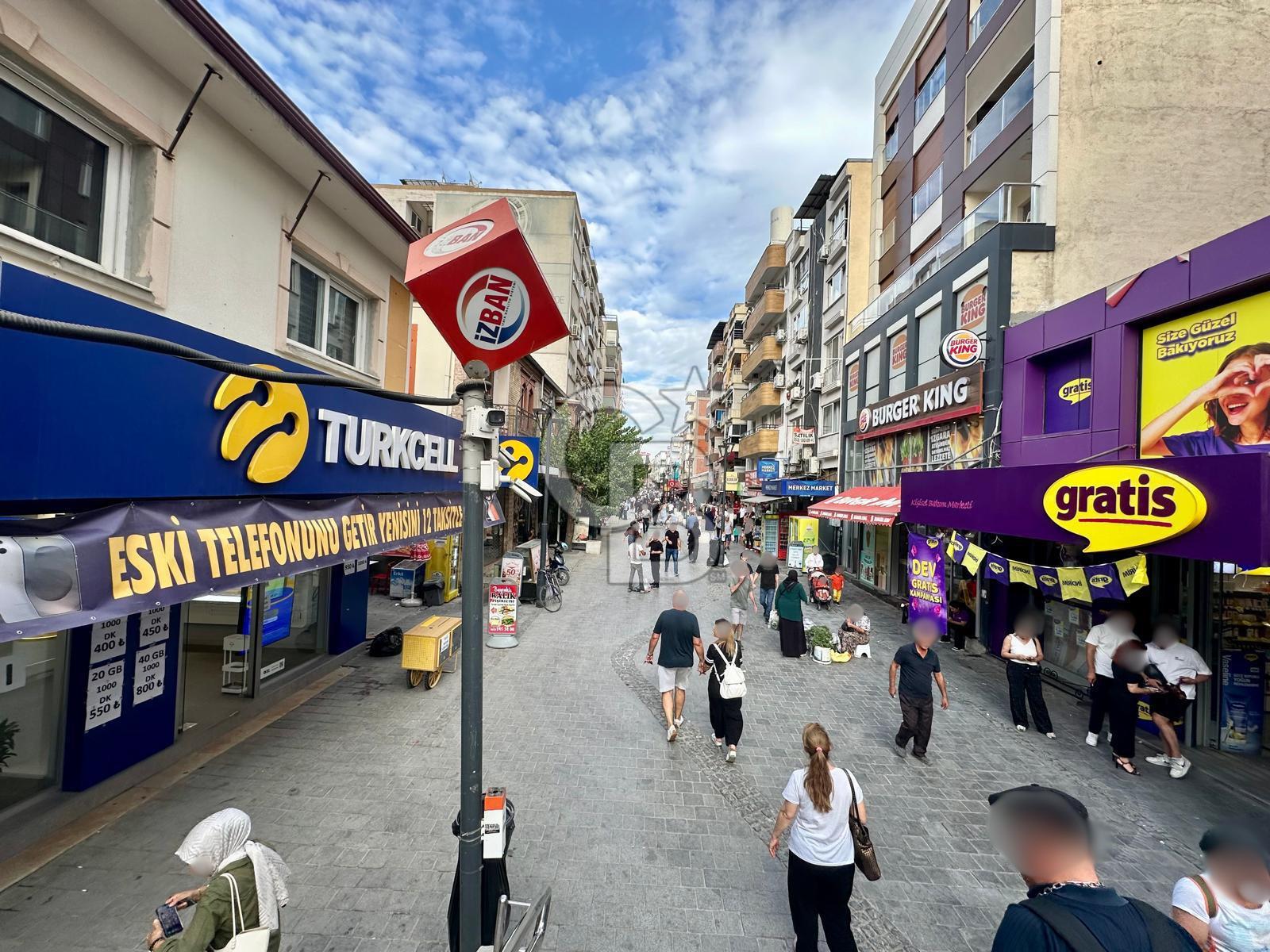 Bayraklı Sevgi Yolu Üzerinde İzban`a Yakın Satılık Dükkan