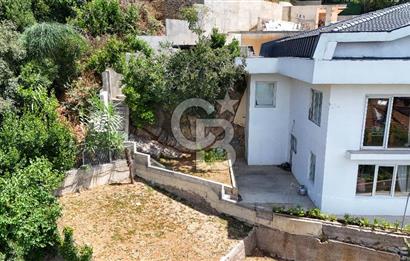 Beykoz Merkezde Full Boğaz Manzaralı Satılık 5+1 Lüks Tripleks Villa