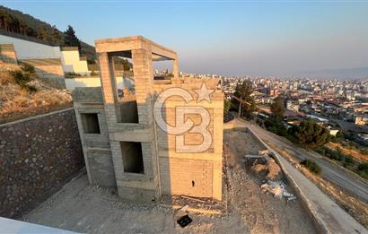 MARAŞ'IN EN GÖZDE VE MERKEZİ YERİNDE NATAMAM VİLLA