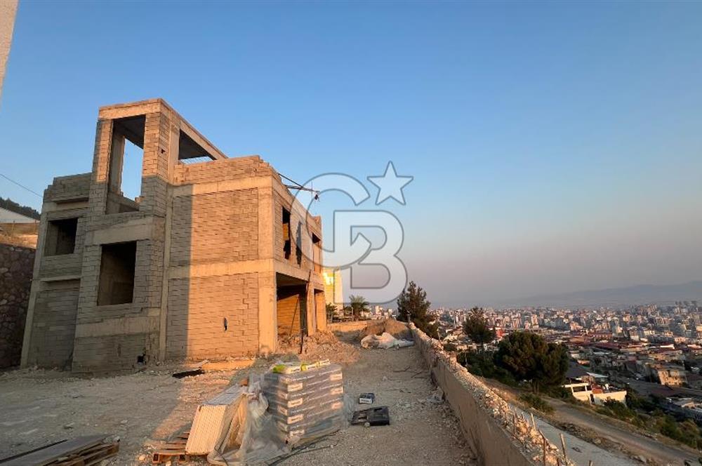MARAŞ'IN EN GÖZDE VE MERKEZİ YERİNDE NATAMAM VİLLA