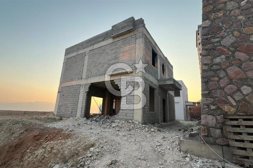 MARAŞ'IN EN GÖZDE VE MERKEZİ YERİNDE NATAMAM VİLLA
