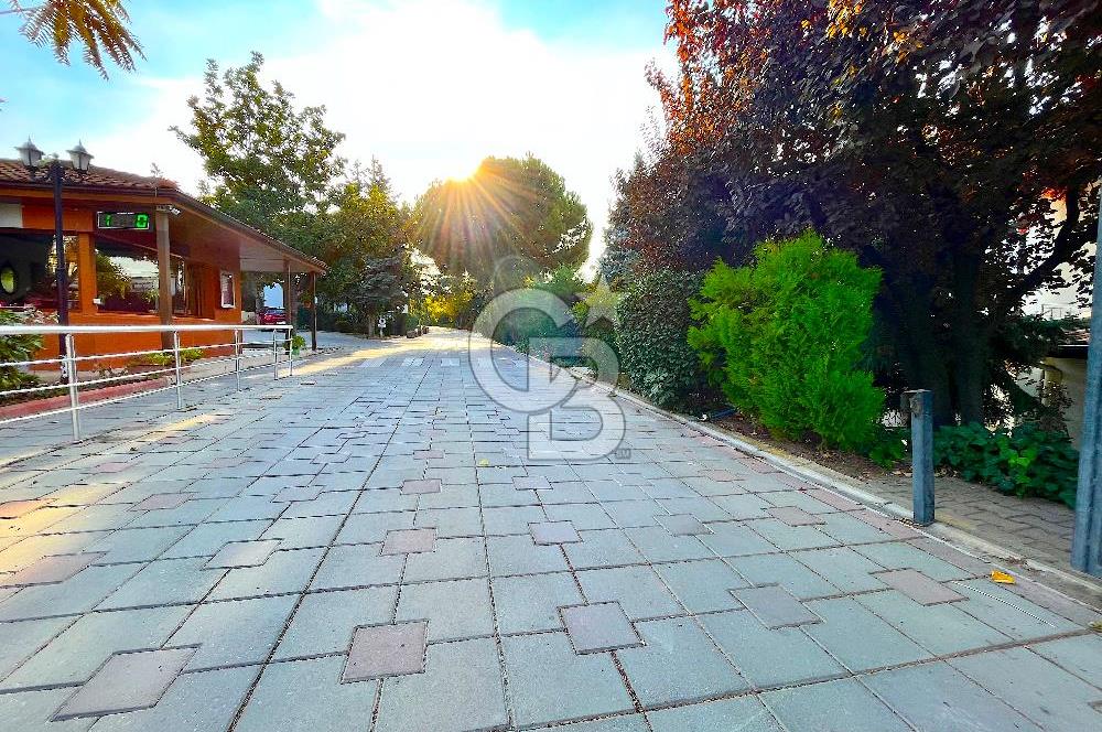AKKENT'te PODYUM PARK'a YAKIN, DOĞA İLE İÇ İÇE SATILIK VİLLA