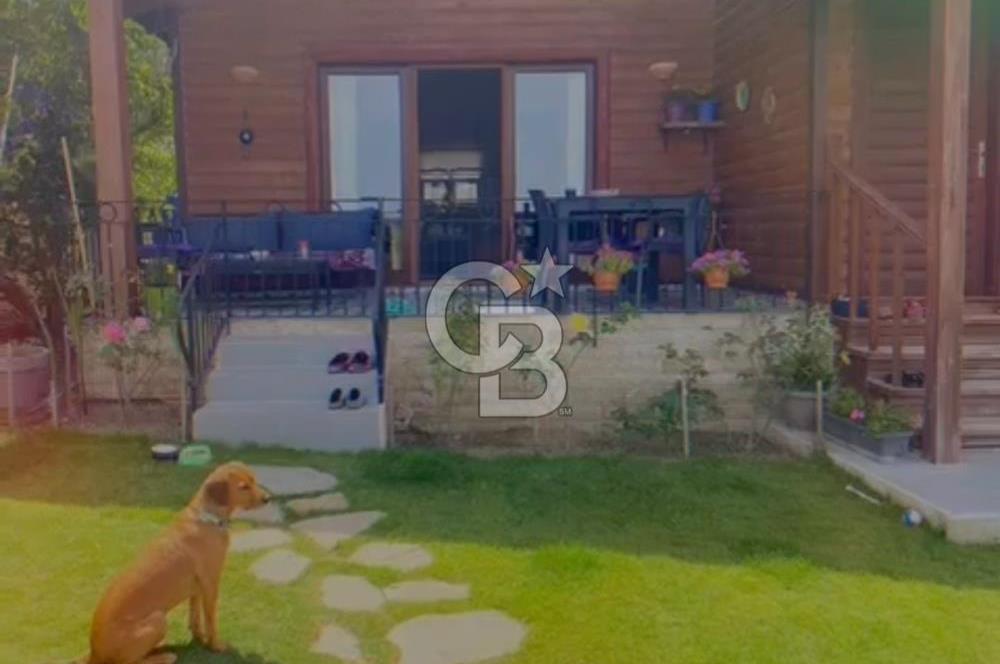 İskele'de 2+1 Satılık Tek Kat Ahşap Ev 258 m2 Arsa içinde