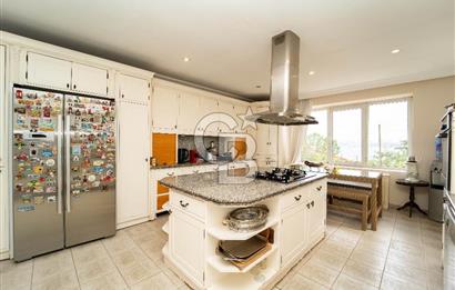 Beykoz Merkezde Full Boğaz Manzaralı Satılık 5+1 Lüks Tripleks Villa