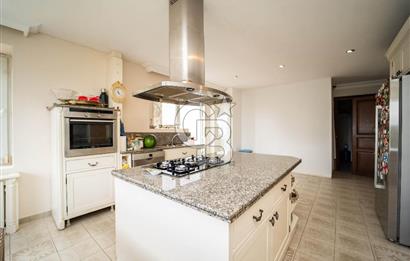Beykoz Merkezde Full Boğaz Manzaralı Satılık 5+1 Lüks Tripleks Villa