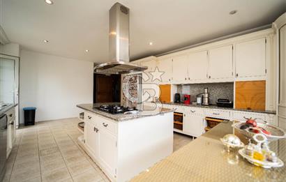 Beykoz Merkezde Full Boğaz Manzaralı Satılık 5+1 Lüks Tripleks Villa