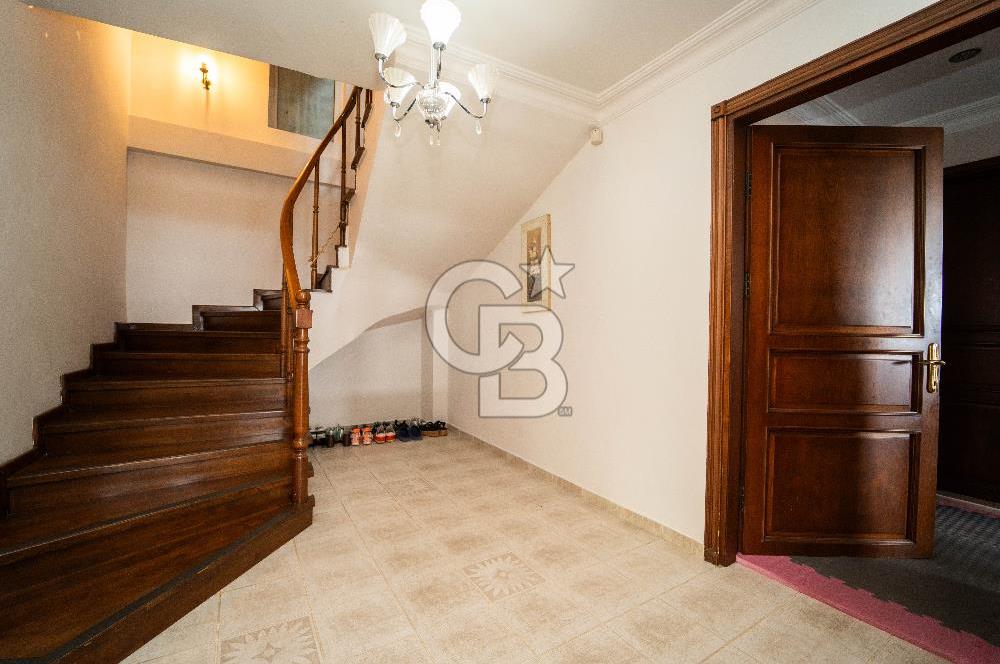 Beykoz Merkezde Full Boğaz Manzaralı Satılık 5+1 Lüks Tripleks Villa