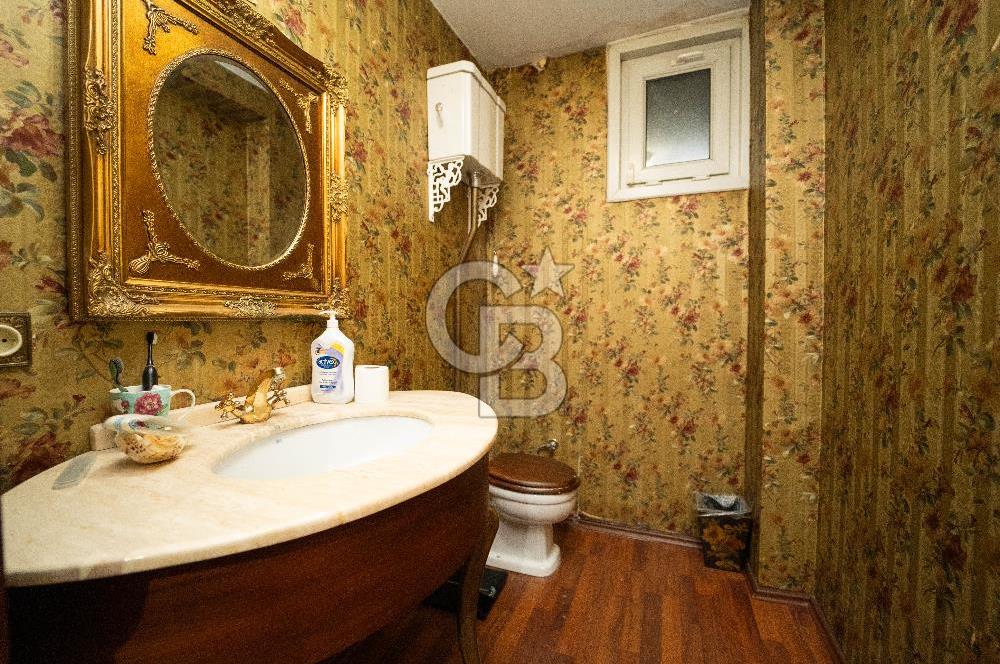 Beykoz Merkezde Full Boğaz Manzaralı Satılık 5+1 Lüks Tripleks Villa