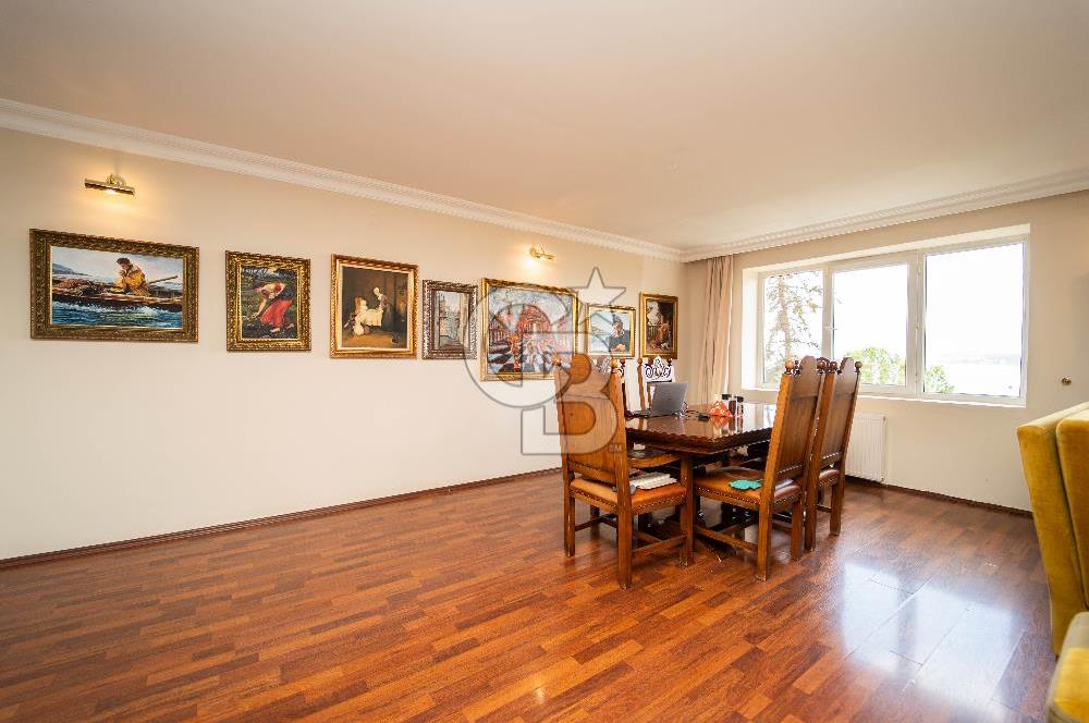 Beykoz Merkezde Full Boğaz Manzaralı Satılık 5+1 Lüks Tripleks Villa