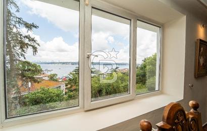 Beykoz Merkezde Full Boğaz Manzaralı Satılık 5+1 Lüks Tripleks Villa
