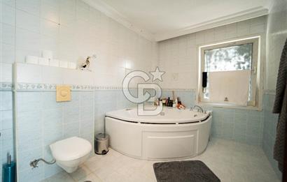 Beykoz Merkezde Full Boğaz Manzaralı Satılık 5+1 Lüks Tripleks Villa