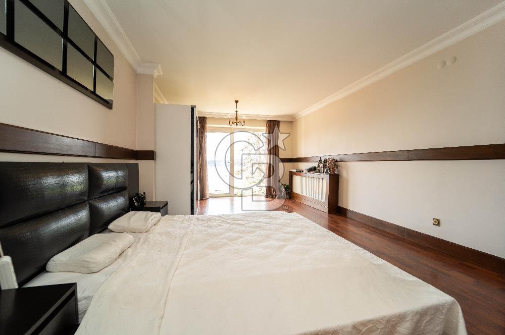 Beykoz Merkezde Full Boğaz Manzaralı Satılık 5+1 Lüks Tripleks Villa