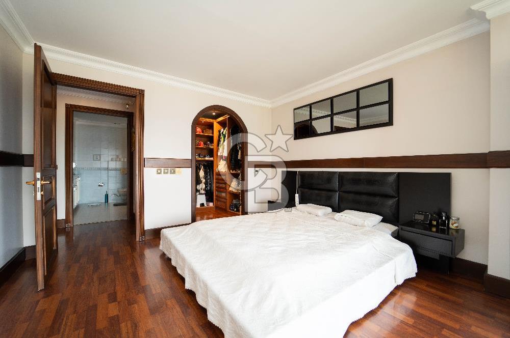 Beykoz Merkezde Full Boğaz Manzaralı Satılık 5+1 Lüks Tripleks Villa