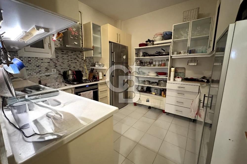 Kızıltoprak Ulaşımın merkezinde Satılık 3+1 Daire