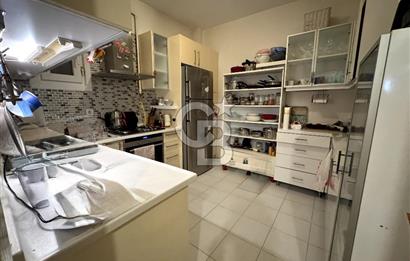 Kızıltoprak Ulaşımın merkezinde Satılık 3+1 Daire