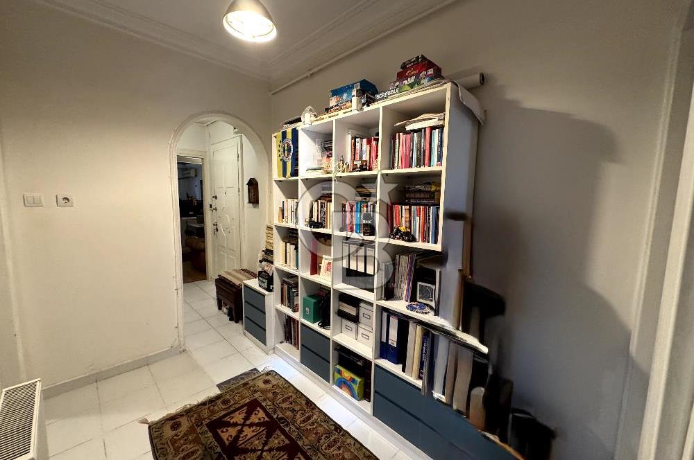 Kızıltoprak Ulaşımın merkezinde Satılık 3+1 Daire