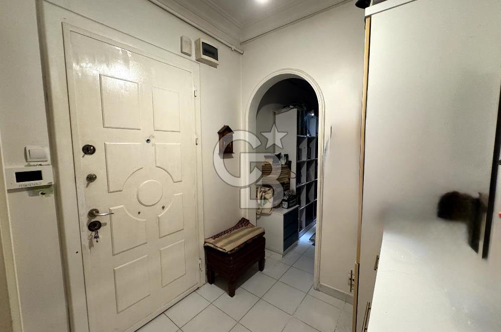Kızıltoprak Ulaşımın merkezinde Satılık 3+1 Daire