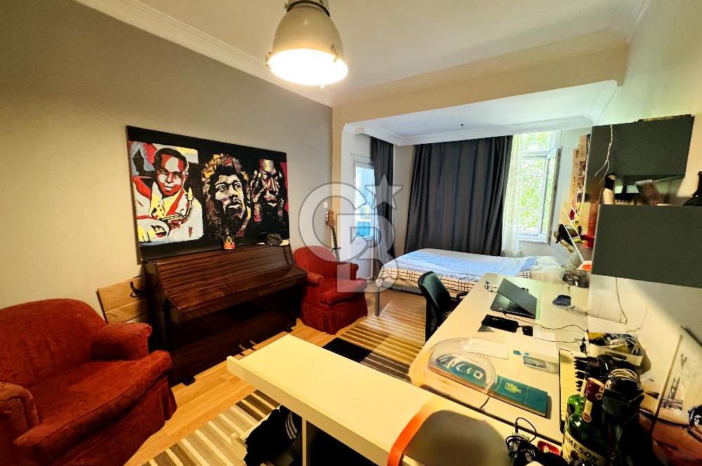 Kızıltoprak Ulaşımın merkezinde Satılık 3+1 Daire