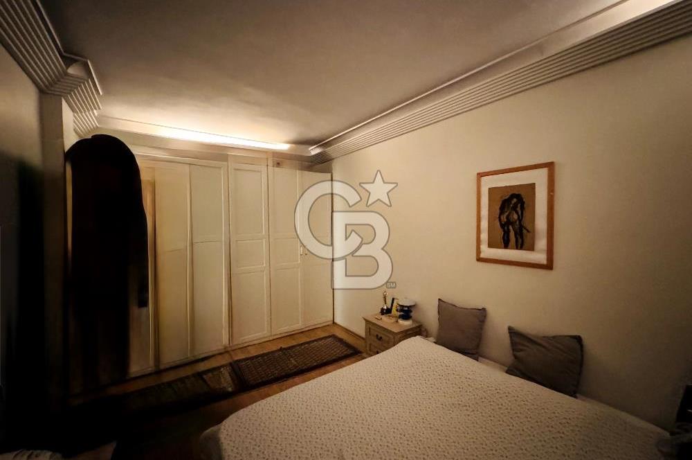 Kızıltoprak Ulaşımın merkezinde Satılık 3+1 Daire