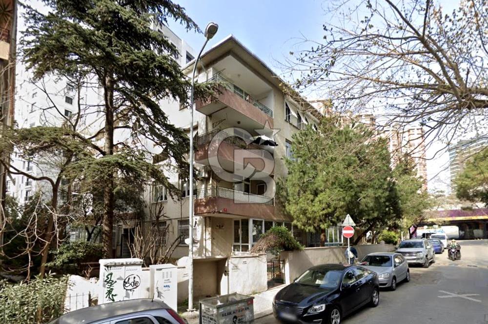 Kızıltoprak Ulaşımın merkezinde Satılık 3+1 Daire