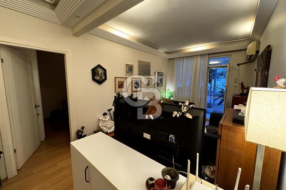 Kızıltoprak Ulaşımın merkezinde Satılık 3+1 Daire