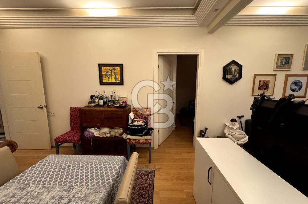 Kızıltoprak Ulaşımın merkezinde Satılık 3+1 Daire