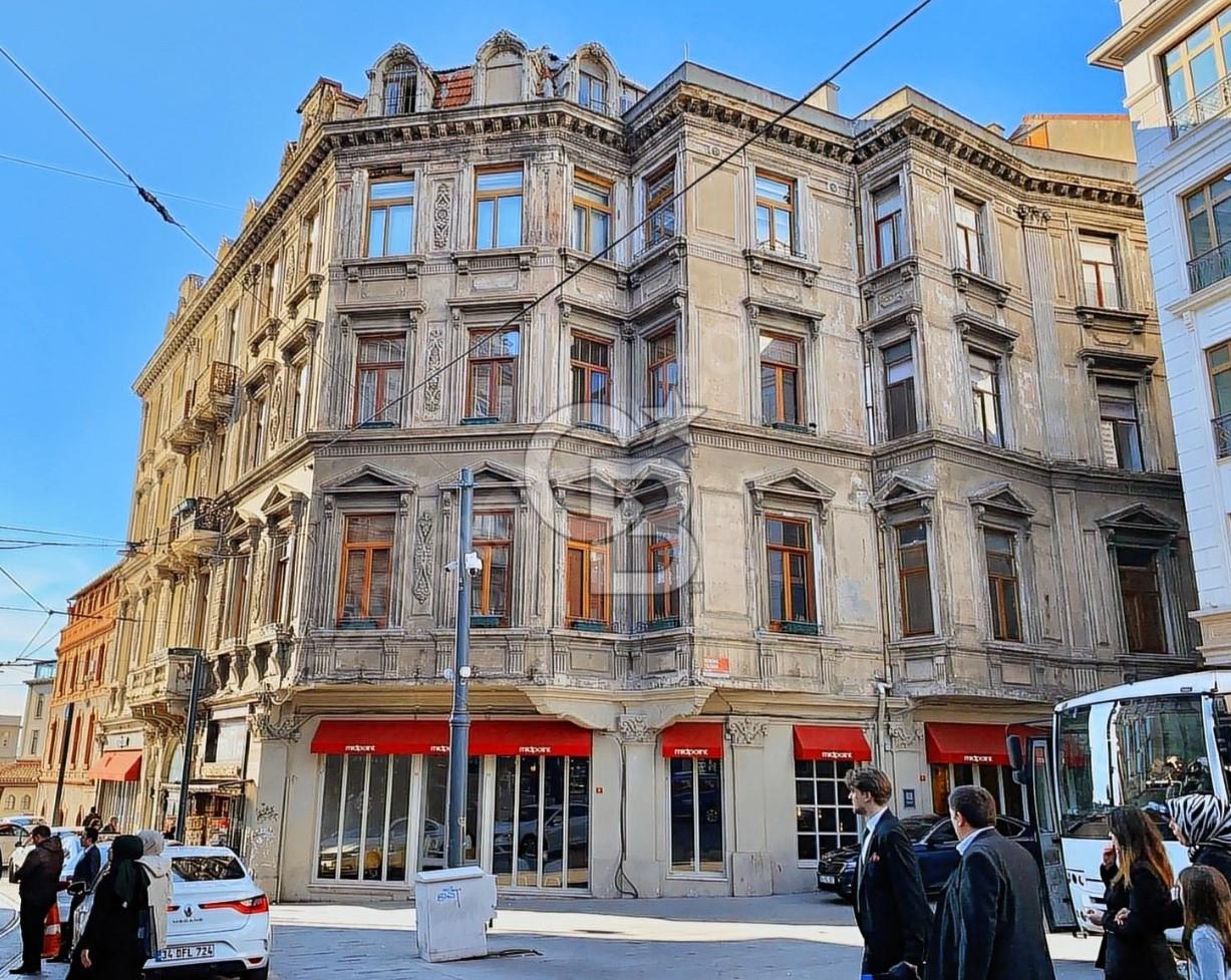TARİHİ TÜNEL GEÇİDİ İŞ HANINDA 42 M2, 1+1 TERASLI MASRAFSIZ OFİS