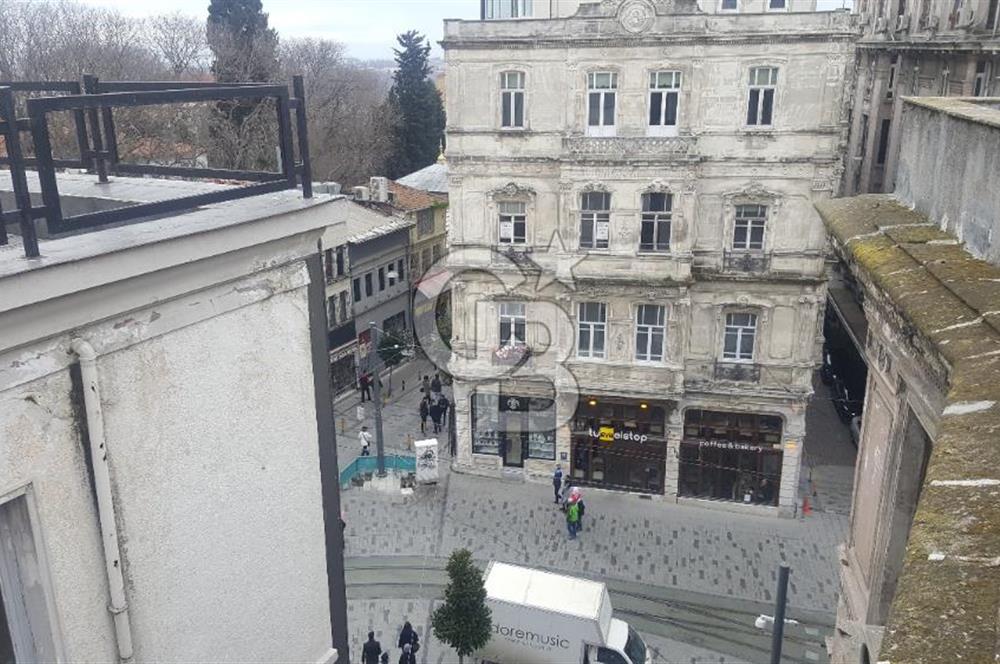 TARİHİ TÜNEL GEÇİDİ İŞ HANINDA 42 M2, 1+1 TERASLI MASRAFSIZ OFİS