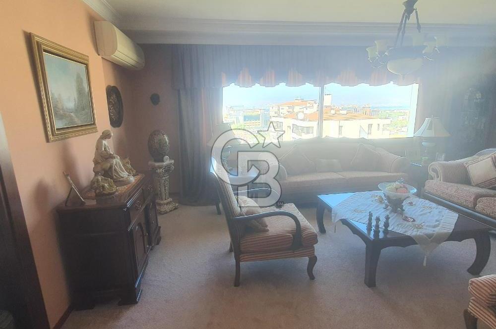 Narlıdere Ilıca'da Deniz Manzaralı Eşyalı 4+1 Kiralık