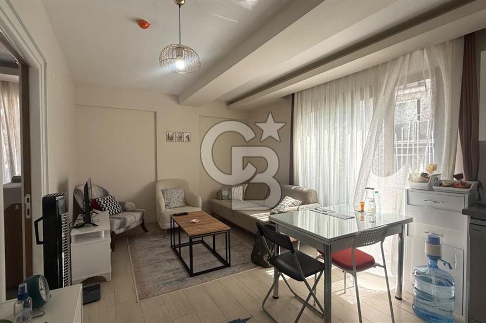 BORNOVA AVCILAR CADDE TERAS SATILIK 1+1