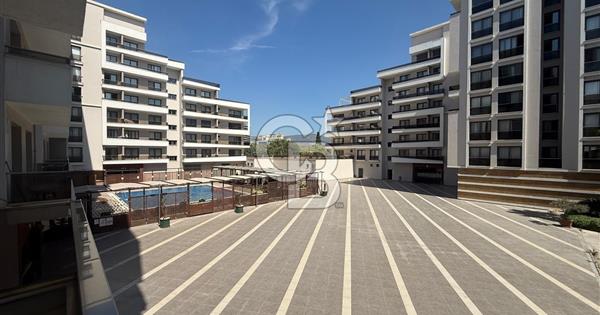BORNOVA AVCILAR CADDE TERAS SATILIK 1+1 - 374104