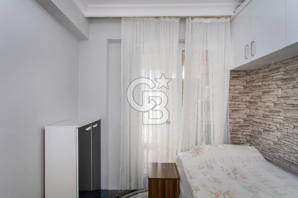 Yenifoça'da Satılık 2+1 Bahçe Katı Daire