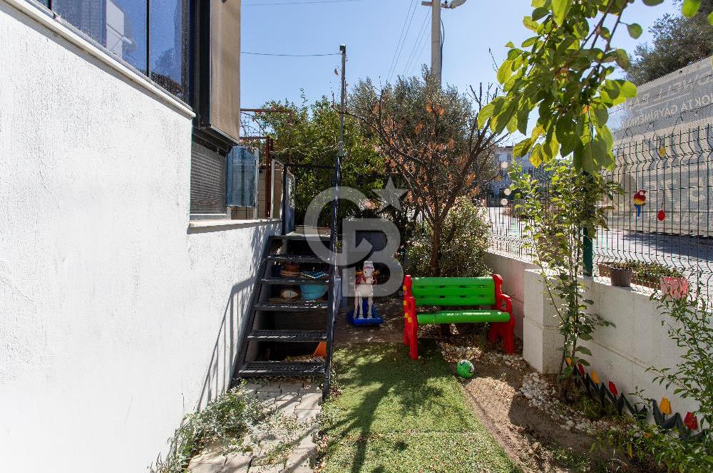 Yenifoça'da Satılık 2+1 Bahçe Katı Daire