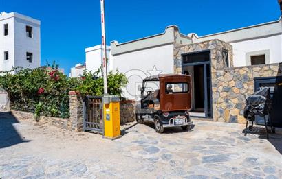 Bodrum Koyunbaba da Nezih bir sitede ortak havuzlu 2+1