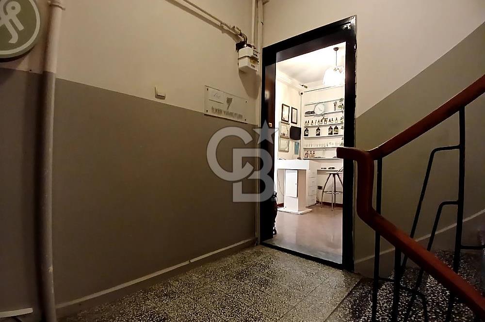 BAĞDAT CADDESİ CADDEBOSTAN İSKELE SOKAKTA SAHİLE 6.APARTMANDA 3+1 SATILIK DAİRE. 