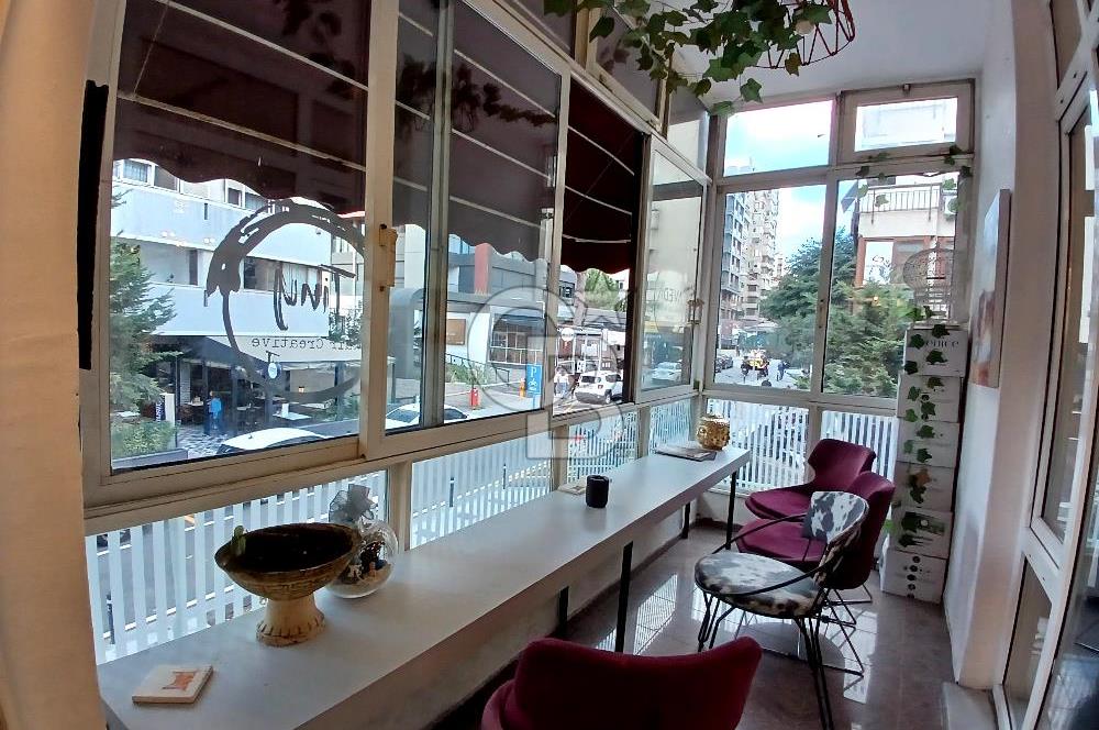BAĞDAT CADDESİ CADDEBOSTAN İSKELE SOKAKTA SAHİLE 6.APARTMANDA 3+1 SATILIK DAİRE. 