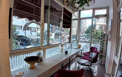 BAĞDAT CADDESİ CADDEBOSTAN İSKELE SOKAKTA SAHİLE 6.APARTMANDA 3+1 SATILIK DAİRE. 