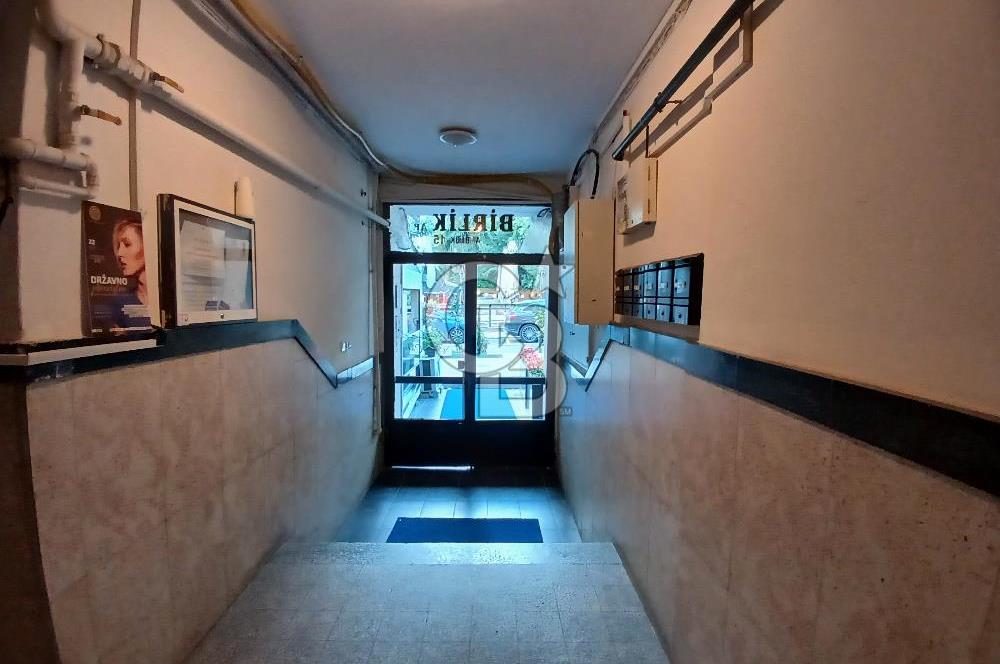 BAĞDAT CADDESİ CADDEBOSTAN İSKELE SOKAKTA SAHİLE 6.APARTMANDA 3+1 SATILIK DAİRE. 