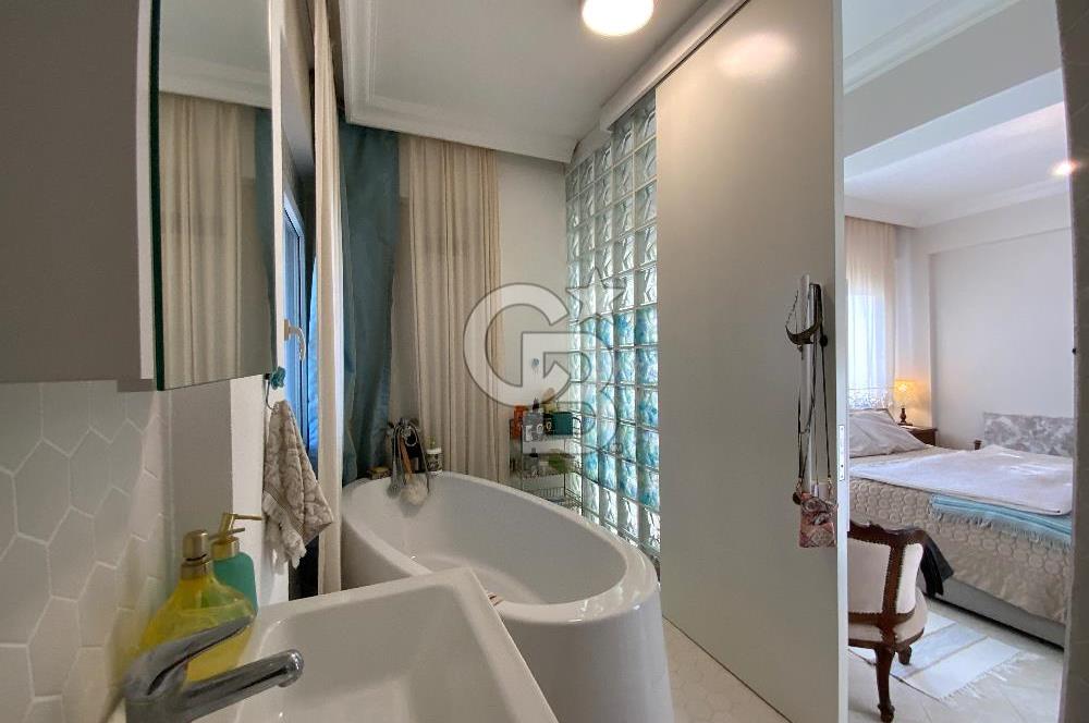 Bodrum Turgutreis’te Deniz, Doğa Ve Şehir Manzaralı Satılık Eşyalı Daire