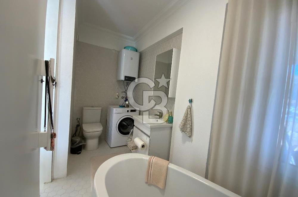 Bodrum Turgutreis’te Deniz, Doğa Ve Şehir Manzaralı Satılık Eşyalı Daire