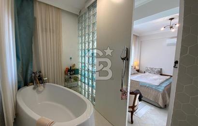 Bodrum Turgutreis’te Deniz, Doğa Ve Şehir Manzaralı Satılık Eşyalı Daire