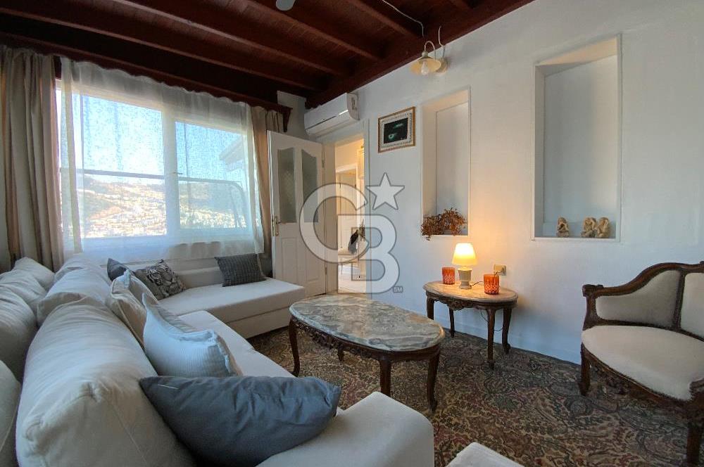 Bodrum Turgutreis’te Deniz, Doğa Ve Şehir Manzaralı Satılık Eşyalı Daire
