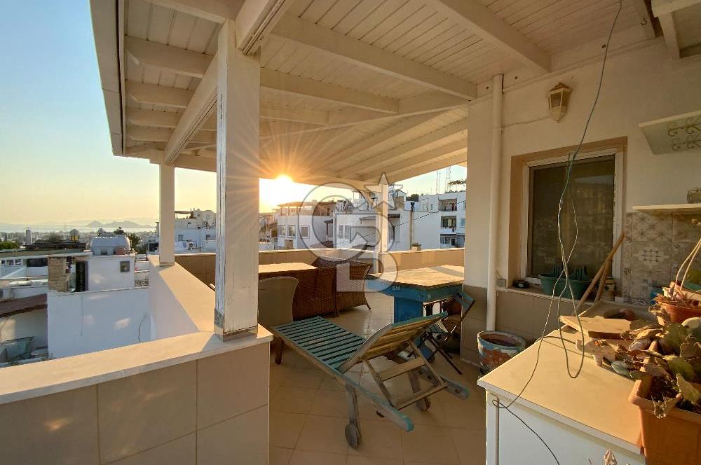 Bodrum Turgutreis’te Deniz, Doğa Ve Şehir Manzaralı Satılık Eşyalı Daire