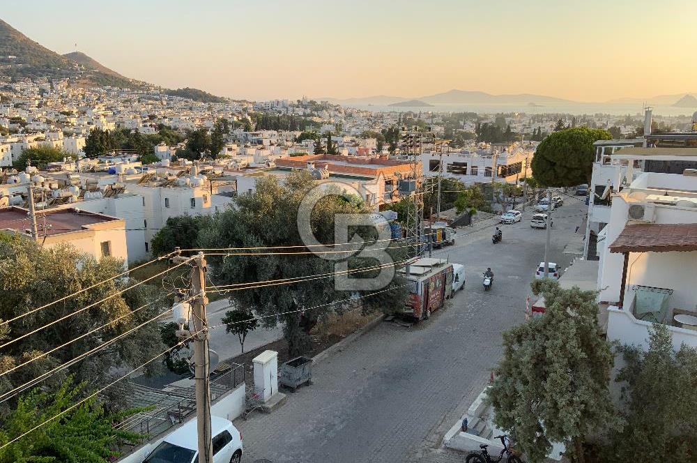 Bodrum Turgutreis’te Deniz, Doğa Ve Şehir Manzaralı Satılık Eşyalı Daire